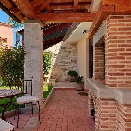 Holiday House Arena Pula Bagian luar foto