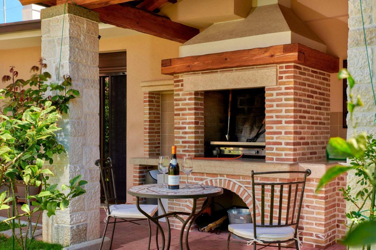 Holiday House Arena Pula Bagian luar foto