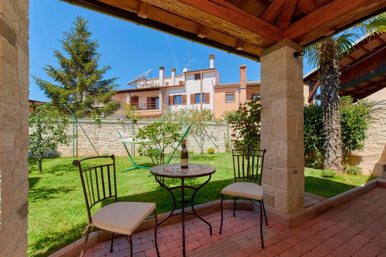Holiday House Arena Pula Bagian luar foto