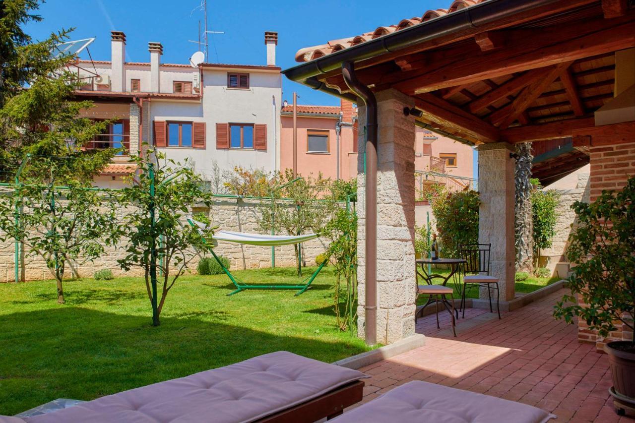 Holiday House Arena Pula Bagian luar foto