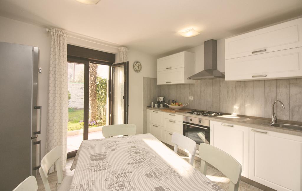 Holiday House Arena Pula Bagian luar foto
