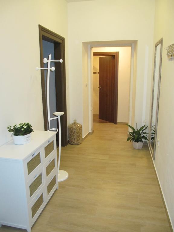 Holiday House Arena Pula Bagian luar foto