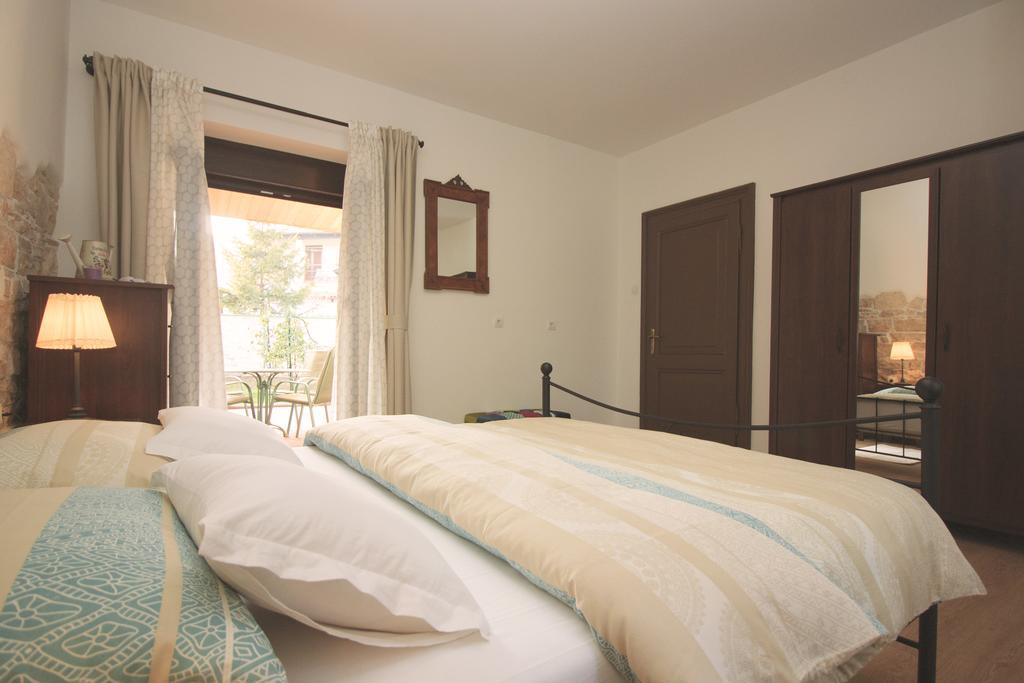 Holiday House Arena Pula Bagian luar foto
