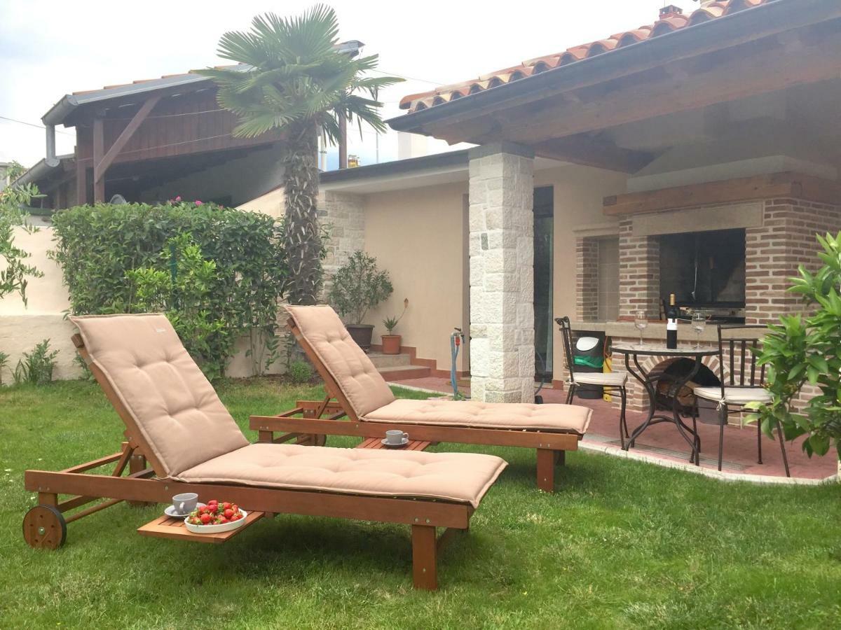 Holiday House Arena Pula Bagian luar foto