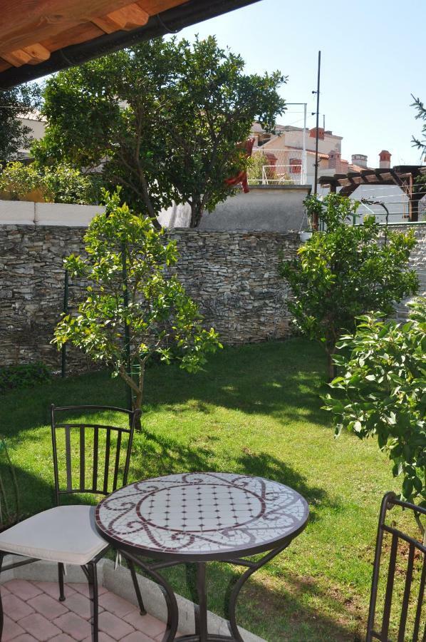 Holiday House Arena Pula Bagian luar foto